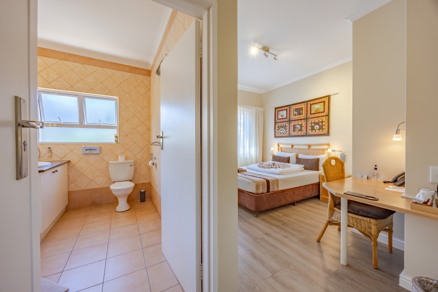 5 Bedroom Property for Sale in Milnerton Central Western Cape